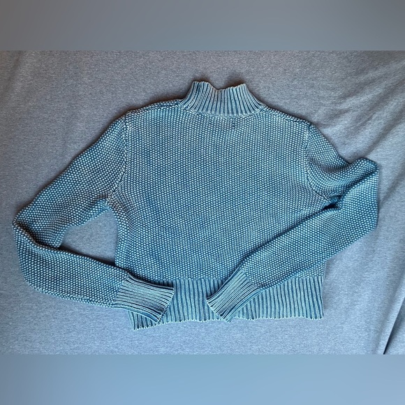 Kendall and Kylie Cropped Sweater in Distressed Blue - Size Small - Picture 8 of 11